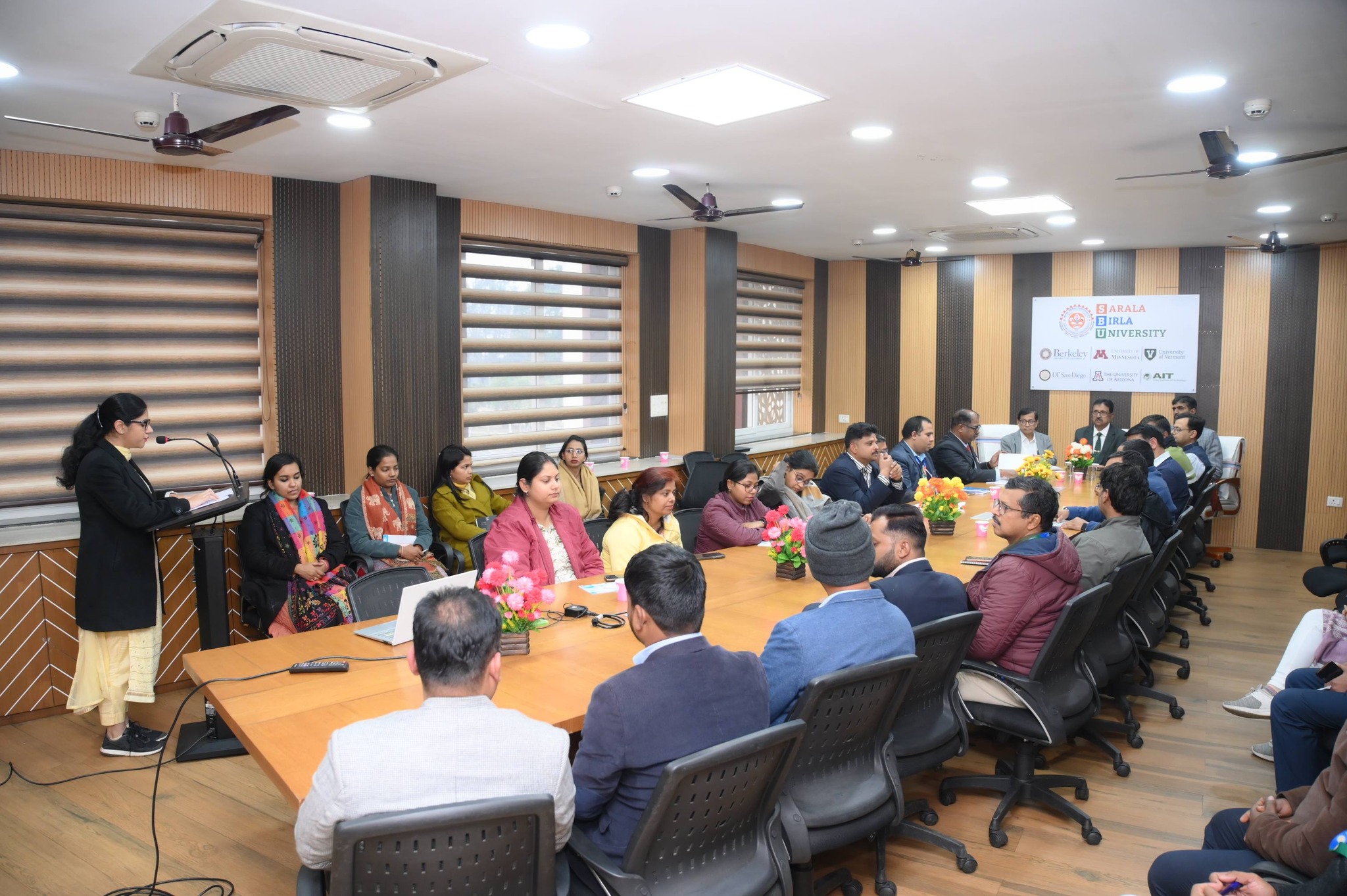 Expert Talk on “Achieving Excellence in Commerce & Management Education”